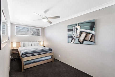 Sundeck, Unit 8/51 Ronald Avenue - Dalby Accommodation 1