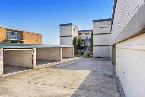 Sundeck, Unit 8/51 Ronald Avenue - Dalby Accommodation 3