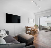 Sunlit 1 Bedroom Apartment right at Bondi Beach - Dalby Accommodation