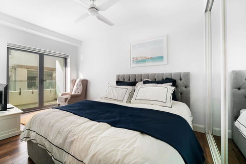 Sunlit 1 Bedroom Apartment Right At Bondi Beach - Dalby Accommodation 3