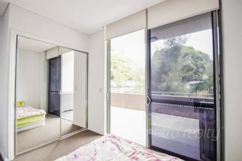 Sunny 3 Bedroom Apartment In Turrella - Dalby Accommodation 3