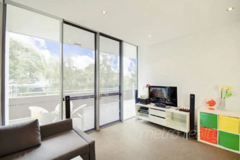 Sunny 3 Bedroom Apartment In Turrella - Dalby Accommodation 0