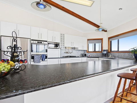 SunRay On Orama - Spacious With Great Views - Dalby Accommodation 1