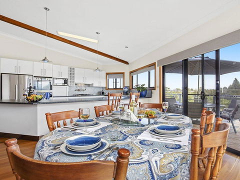 SunRay On Orama - Spacious With Great Views - Dalby Accommodation 3