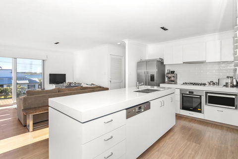 Sunseeker Drive 5 Bawley Point - Dalby Accommodation 2