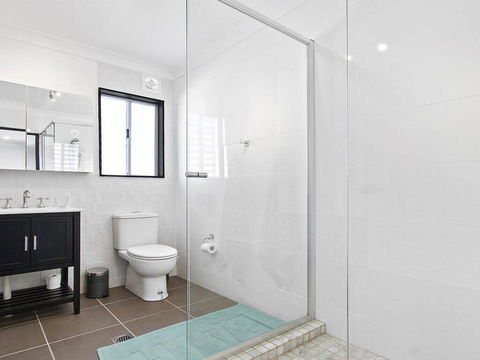 Sunset Beach - Situated Between Two Beaches And A Lake - Dalby Accommodation 3