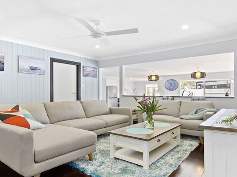 Sunset Beach - Situated Between Two Beaches And A Lake - Dalby Accommodation 0