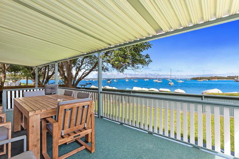 Sunset Beach House - Soldiers Point Sleeps 9 - Dalby Accommodation 0