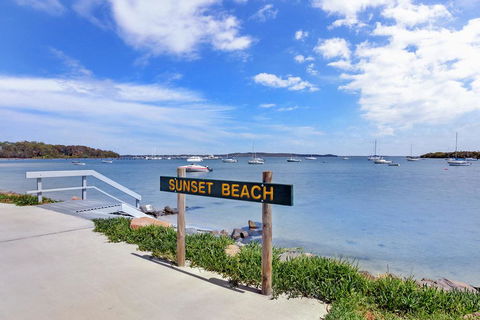 Sunset Court, Unit 1/3 Resthaven Avenue - Dalby Accommodation 0