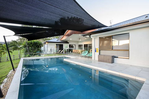 Sunset Penthouse Couples Retreat, Close To Airlie Beach, Champagne On Arrival - Dalby Accommodation 1