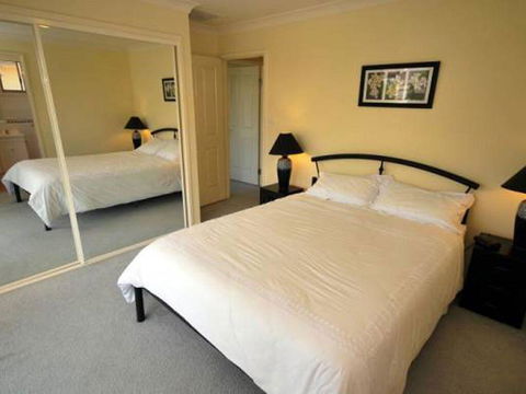 Sunset Place' 1/29 Sunset Boulevard- Gorgeous Townhouse So Close To The Water - Dalby Accommodation 1