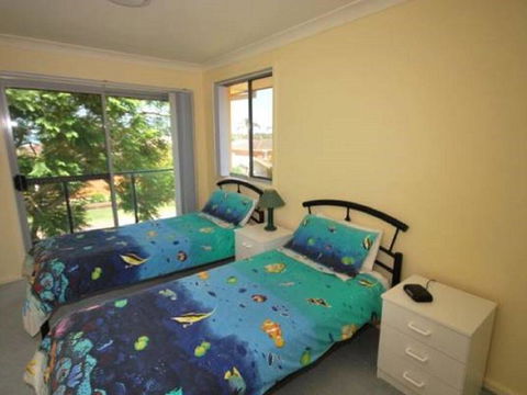 Sunset Place' 1/29 Sunset Boulevard- Gorgeous Townhouse So Close To The Water - Dalby Accommodation 3