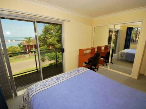 Sunset Place' 1/29 Sunset Boulevard- Gorgeous Townhouse So Close To The Water - Dalby Accommodation 2