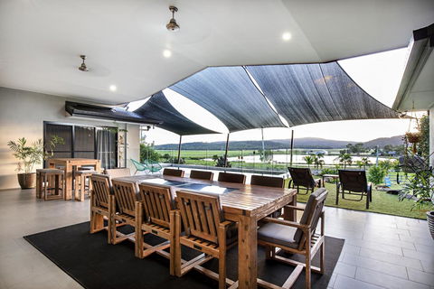 Sunset Retreat Airlie Beach Rural Getaway - Dalby Accommodation 3