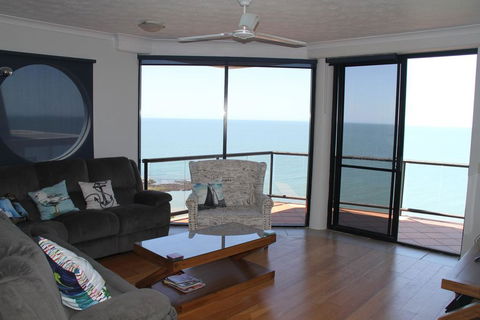 Sunset Sails Redcliffe - Dalby Accommodation 3