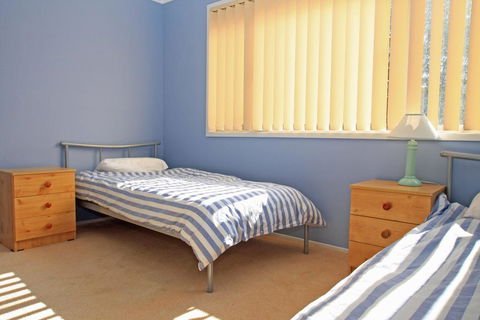 Surfer's Rest In Berrara - Dalby Accommodation 2