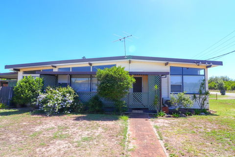 Surfs Up - Dalby Accommodation 0