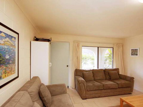 Surfsea - Villa Manyana 32 - Dalby Accommodation 3