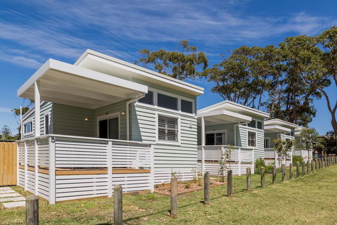 Surfside Cudmirrah Beach - Dalby Accommodation 1