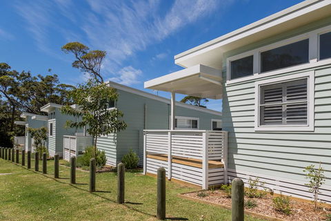 Surfside Cudmirrah Beach - Dalby Accommodation 2