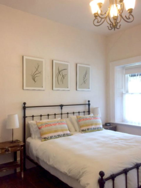 Surgeon's Cottage - Dalby Accommodation 3