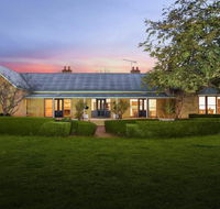 Sutton Downs - renovated country home on 100 acres - Dalby Accommodation