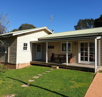 Sutton Forest Cottage - Dalby Accommodation