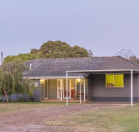 Swell Shack - Dalby Accommodation