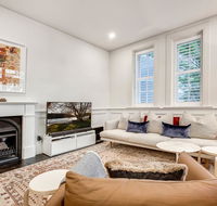 Sydney history with modern design and location - Dalby Accommodation