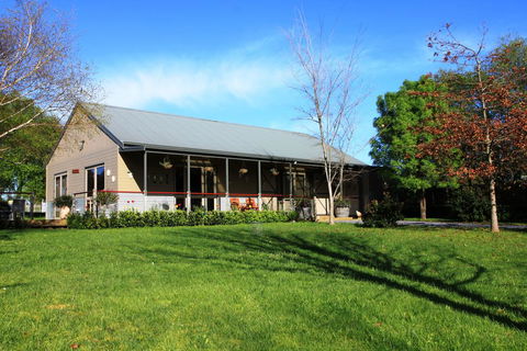 Tamar Valley Farm Stay - Dalby Accommodation 0
