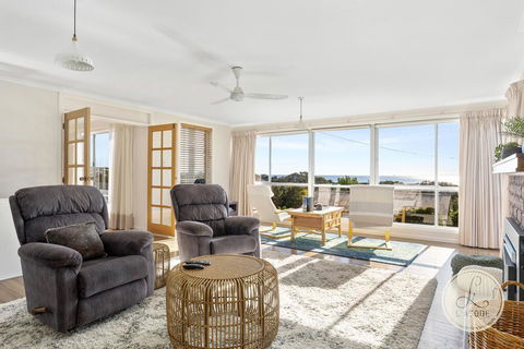 TASSIE SEASIDE SERENITY - L'Abode Accommodation - Dalby Accommodation 0
