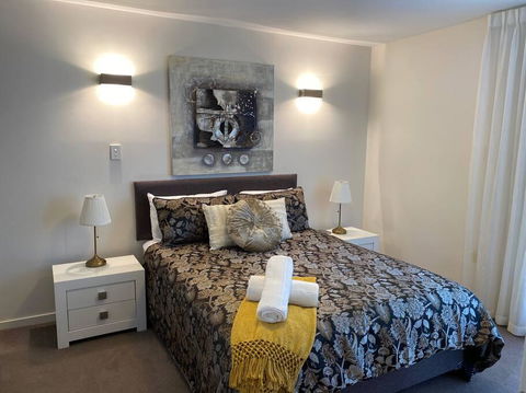 TERRACE LUX FULLY AIR 2 CAR FREE NETFLIX WIFI WINE - Dalby Accommodation 1