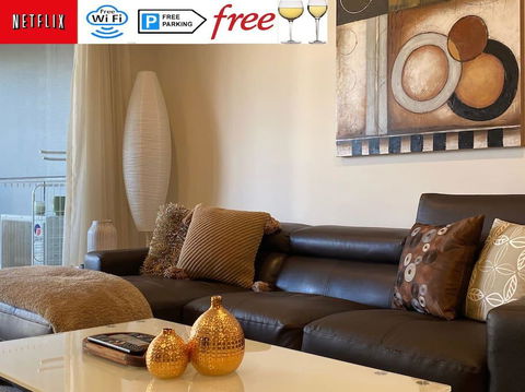 TERRACE LUX FULLY AIR 2 CAR FREE NETFLIX WIFI WINE - Dalby Accommodation 0