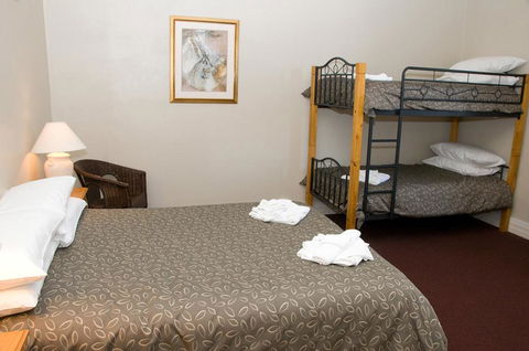 The Alpine Hotel - Dalby Accommodation 2