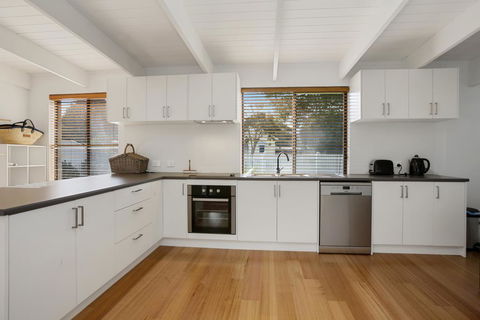 THE ASHMAN HOUSE - Modern And Close To Town - Dalby Accommodation 2