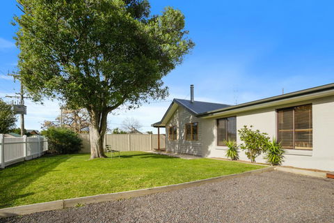 THE ASHMAN HOUSE - Modern And Close To Town - Dalby Accommodation 3