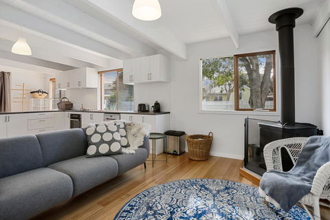 THE ASHMAN HOUSE - Modern And Close To Town - Dalby Accommodation 1