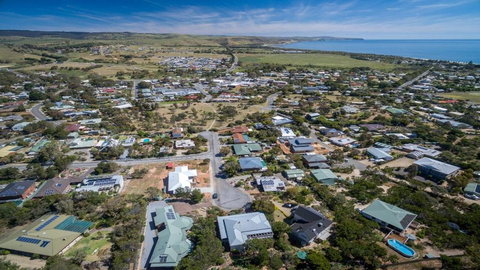 The Banksia - 3 Banksia Court, Normanville - Dalby Accommodation 2