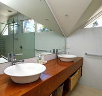THE BEACH HOUSE - Dalby Accommodation