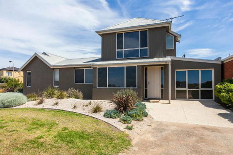 The Beach House - Dalby Accommodation 0