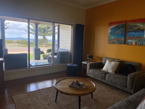 The Beach House & Villas - Dalby Accommodation 2