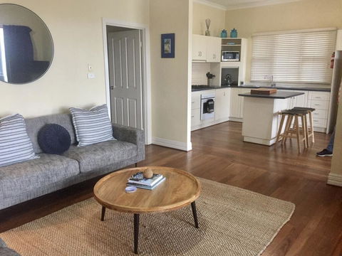 The Beach House & Villas - Dalby Accommodation 3