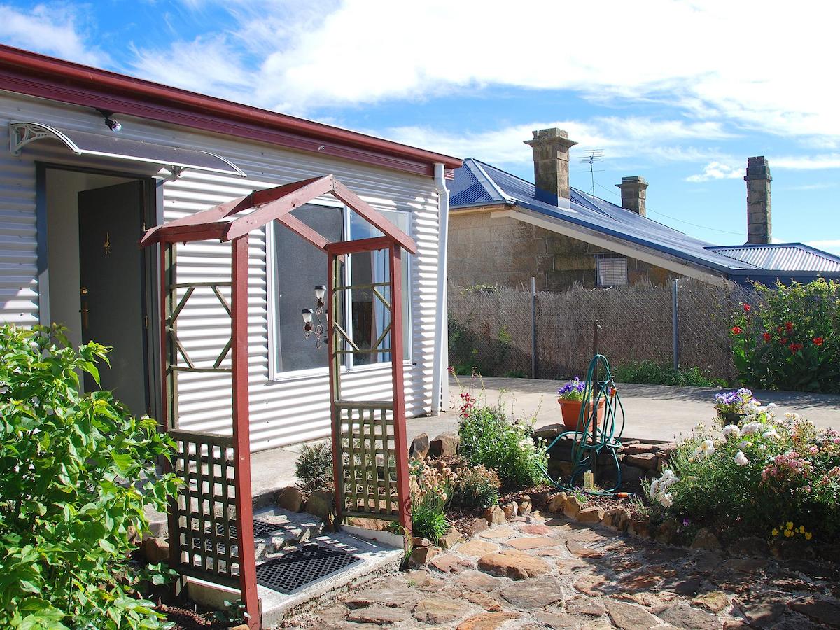 Antill Ponds TAS Dalby Accommodation