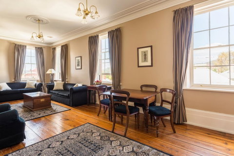 Grand Old Duke - Dalby Accommodation 0