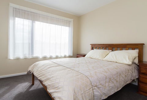 Catherine Lodge Farm Gate Cottages - Dalby Accommodation 10
