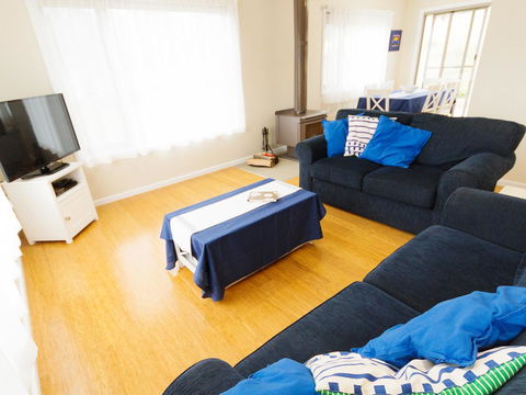 Catherine Lodge Farm Gate Cottages - Dalby Accommodation 15