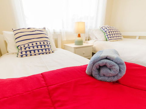 Catherine Lodge Farm Gate Cottages - Dalby Accommodation 14