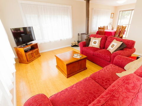 Catherine Lodge Farm Gate Cottages - Dalby Accommodation 5