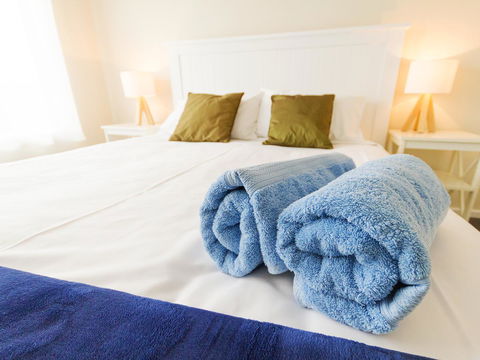 Catherine Lodge Farm Gate Cottages - Dalby Accommodation 16