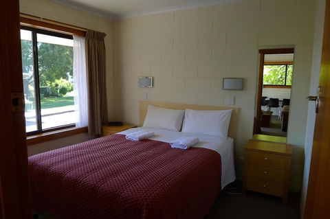 Willaway Motel Apartments - Dalby Accommodation 14